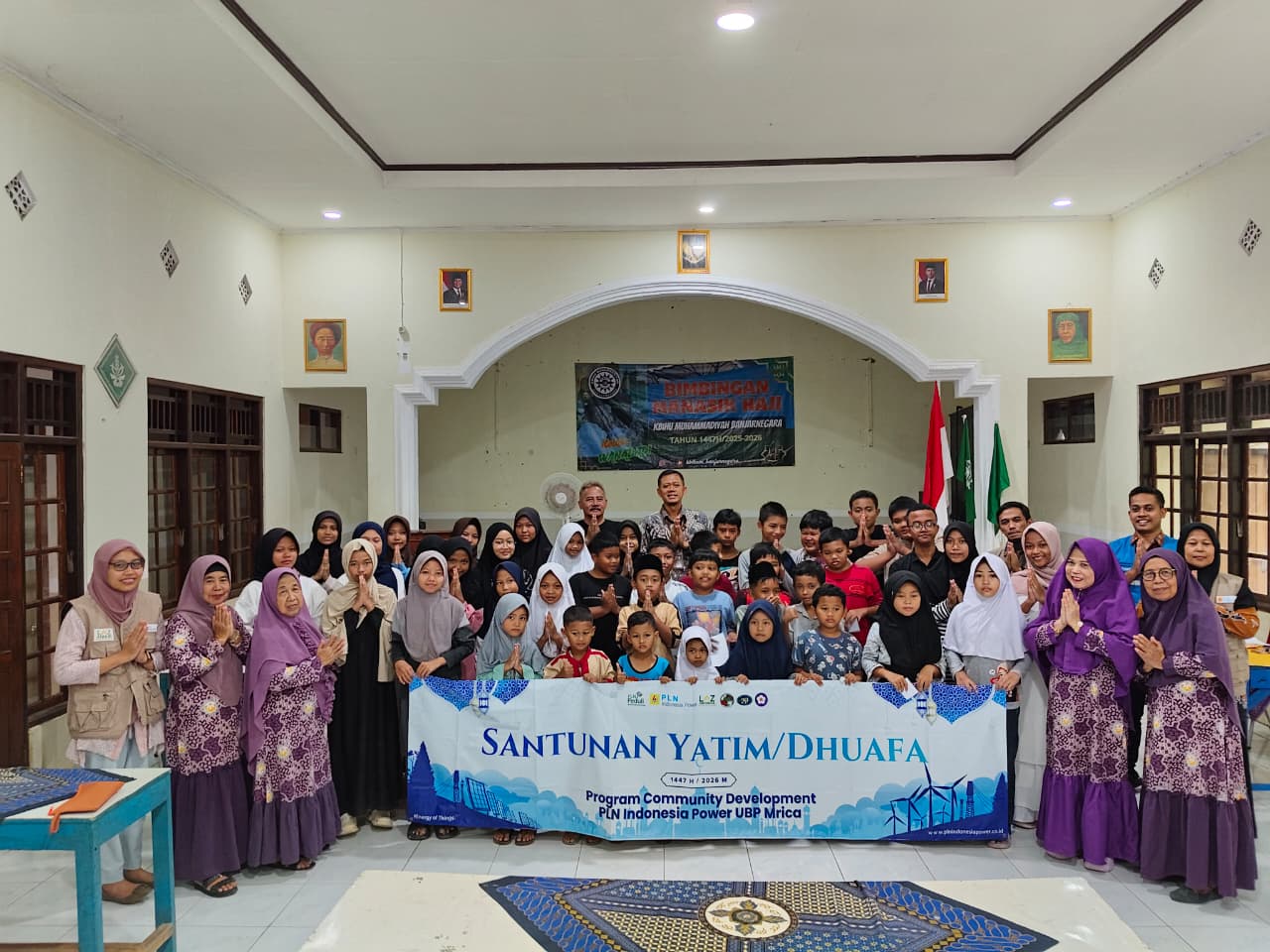 Sharing Ramadan Blessings, PLN Indonesia Power UBP Mrica Distributes 210 Aid Packages to Orphans and Underprivileged Communities